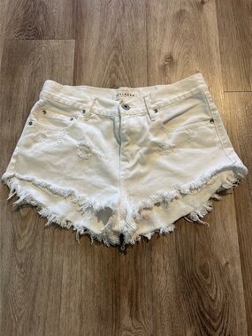 🖤3/$18🖤Bullhead White High-Rise Frayed Denim Shorts